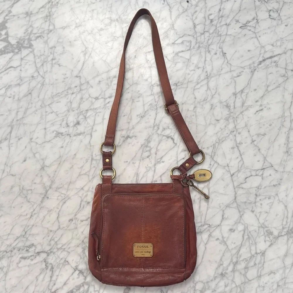 Vintage leather fossil shoulder bag camel brass key lock